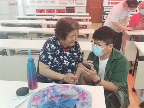 濰坊護理職業學院 “五為”志愿服務進社區，中醫養生保健助力老年人智慧健康生活